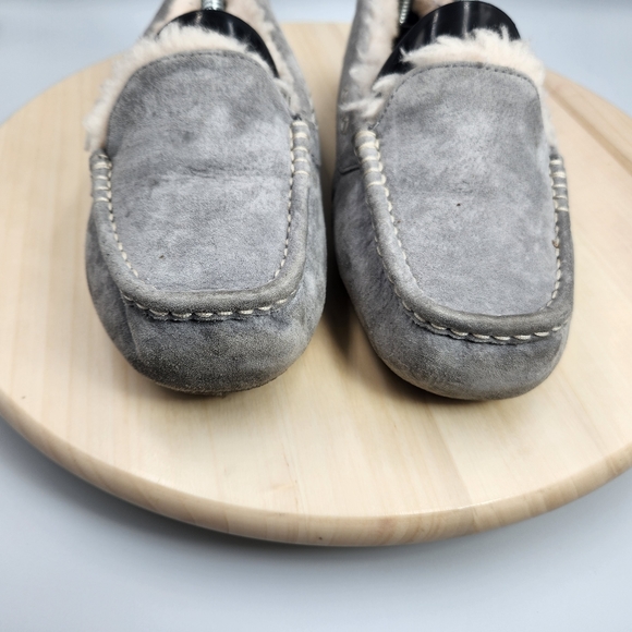 UGG Australia Womens Fur Slippers sz 8 - Picture 11 of 13